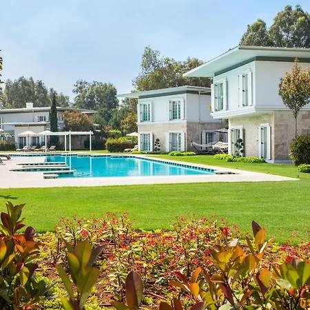 Villa Azure By Cornelia *